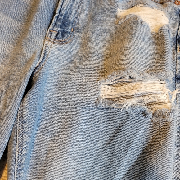 American Eagle Mom Jeans - Picture 7 of 9